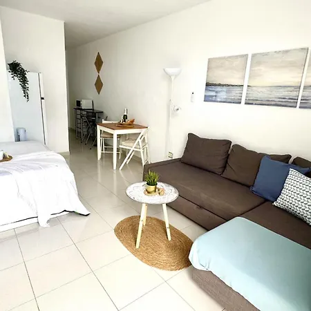 Island Village Sunset By Deihu Experiences דירה