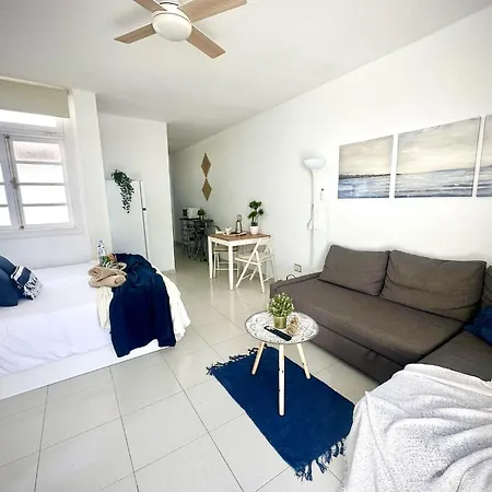 Island Village Sunset By Deihu Experiences أذيخي