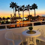 Island Village Sunset By Deihu Experiences 아파트